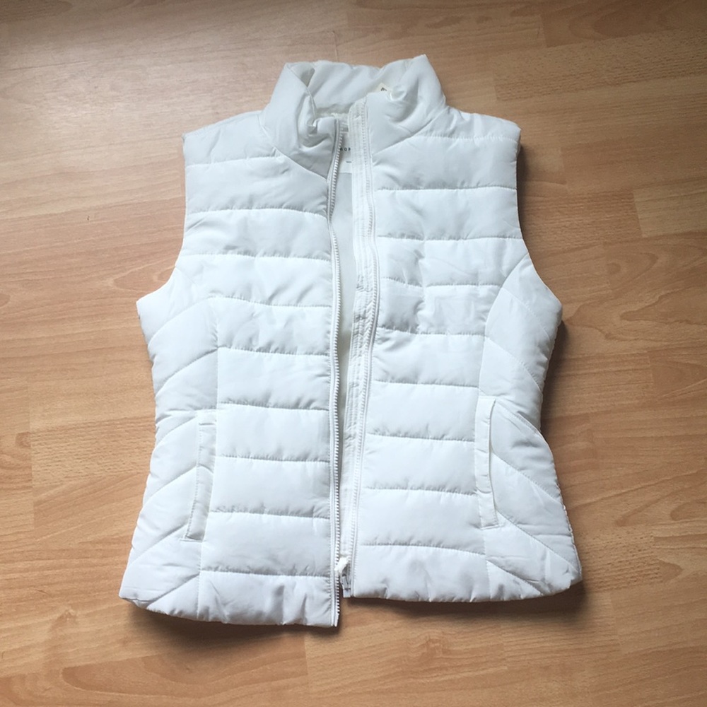 Aeropostale white vest never worn.